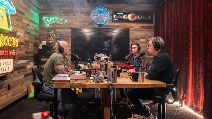 🎙️Cómo el mobiliario define los podcasts modernos: cuando el decorado se convierte en contenido